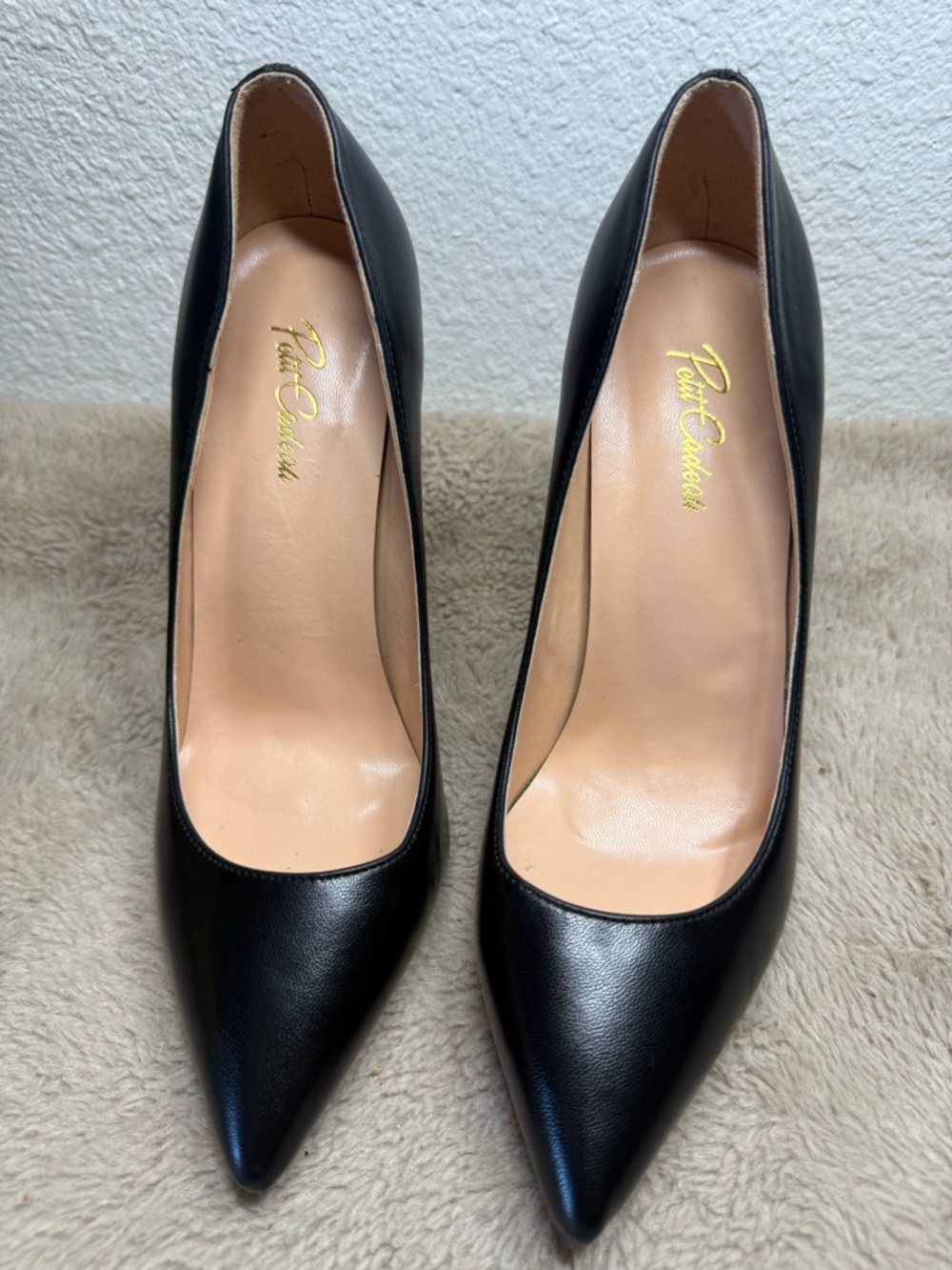 Petit Cadeau Pointed Black Leather Pumps